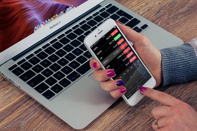 Roles and Responsibilities of Digital Marketing Manager in 2024? 2 roles and responsibilities of digital marketing manager